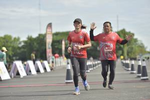 BIB: 0233
                            <button type="button" onclick="openModal(4951175)" class="btn btn-primary btn-sm float-right btn-popup" data-toggle="modal" data-target=".modal-high-quality">
                        <i class="fas fa-shopping-cart"></i> Add to Cart
                    </button>
                                            <button type="button" onclick="isThisMe(4951175, true)" class="btn btn-success btn-sm float-right btn-popup btn-isme hidden" data-toggle="tooltip" data-placement="bottom" title="นี่คือรูปของคุณใช่ไหม คลิกที่นี่เพื่อเอาเข้าอัลบั้ม">
                        <i class="fas fa-plus"></i> Add to album
                    </button>
                    <button type="button" onclick="isThisMe(4951175, false)" class="btn btn-warning btn-sm float-right btn-popup btn-isnotme hidden">
                        <i class="fas fa-ban"></i> Remove from album
                    </button>